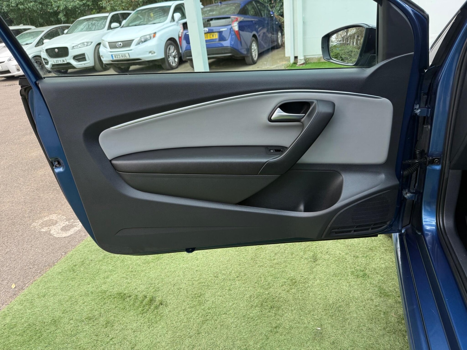 Used Volkswagen Polo 2014 for sale - 77783452: Photo 24