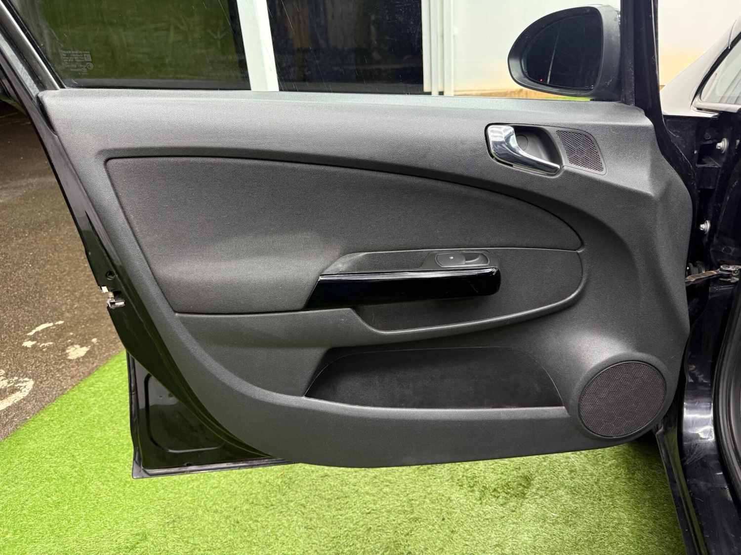 Used Vauxhall Corsa 2010 for sale - 77330671: Photo 27