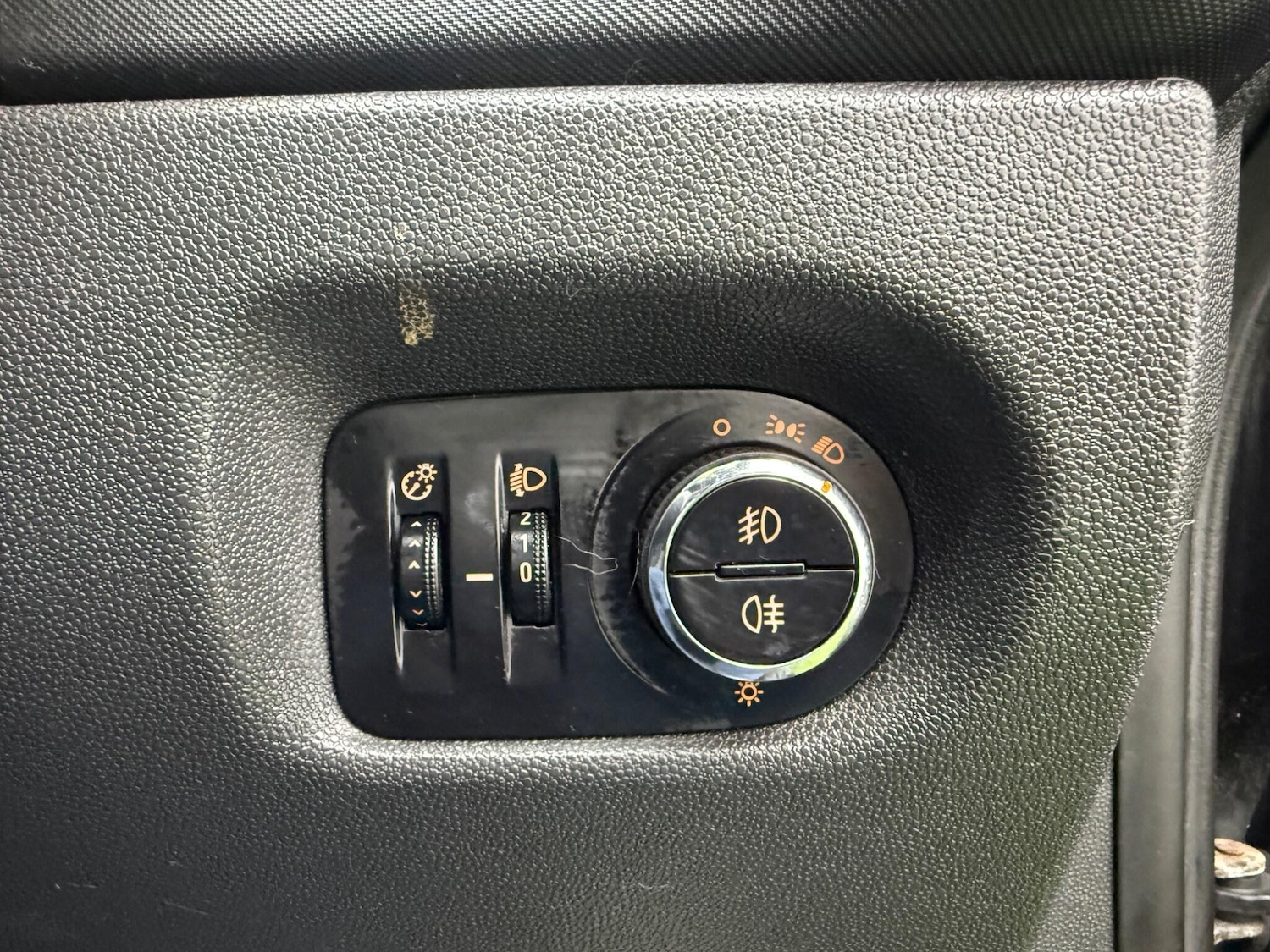 Used Vauxhall Corsa 2010 for sale - 77330671: Photo 42