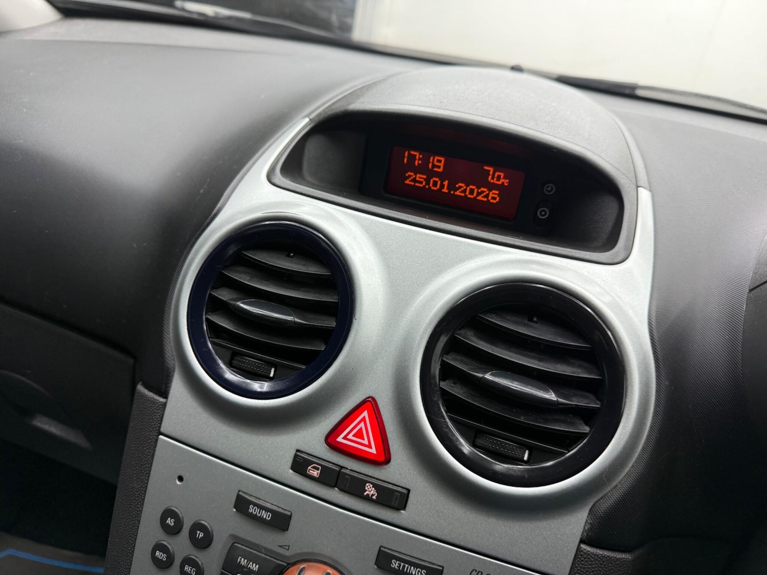 Used Vauxhall Corsa 2010 for sale - 77330671: Photo 44