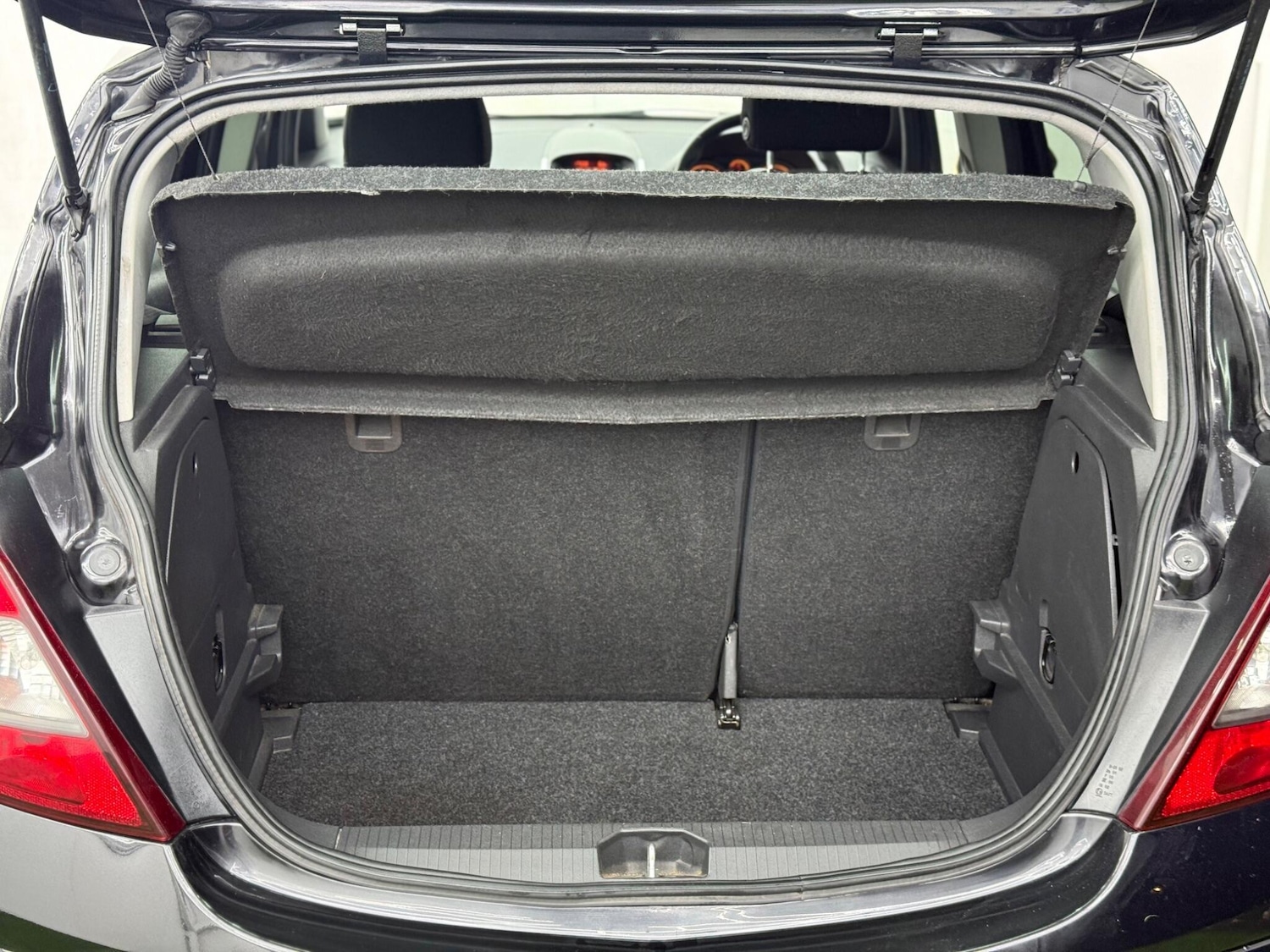 Used Vauxhall Corsa 2010 for sale - 77330671: Photo 8