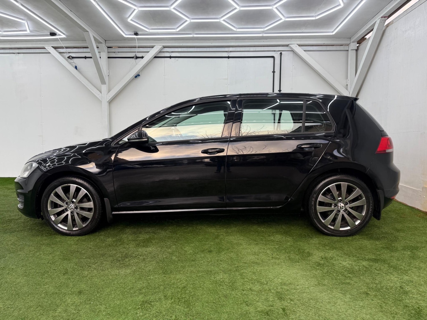 Used Volkswagen Golf 2014 for sale - 77305355: Photo 10