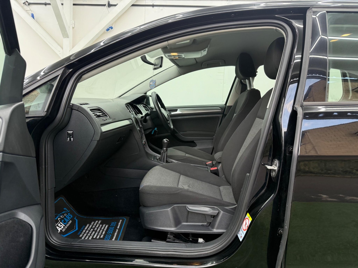 Used Volkswagen Golf 2014 for sale - 77305355: Photo 25