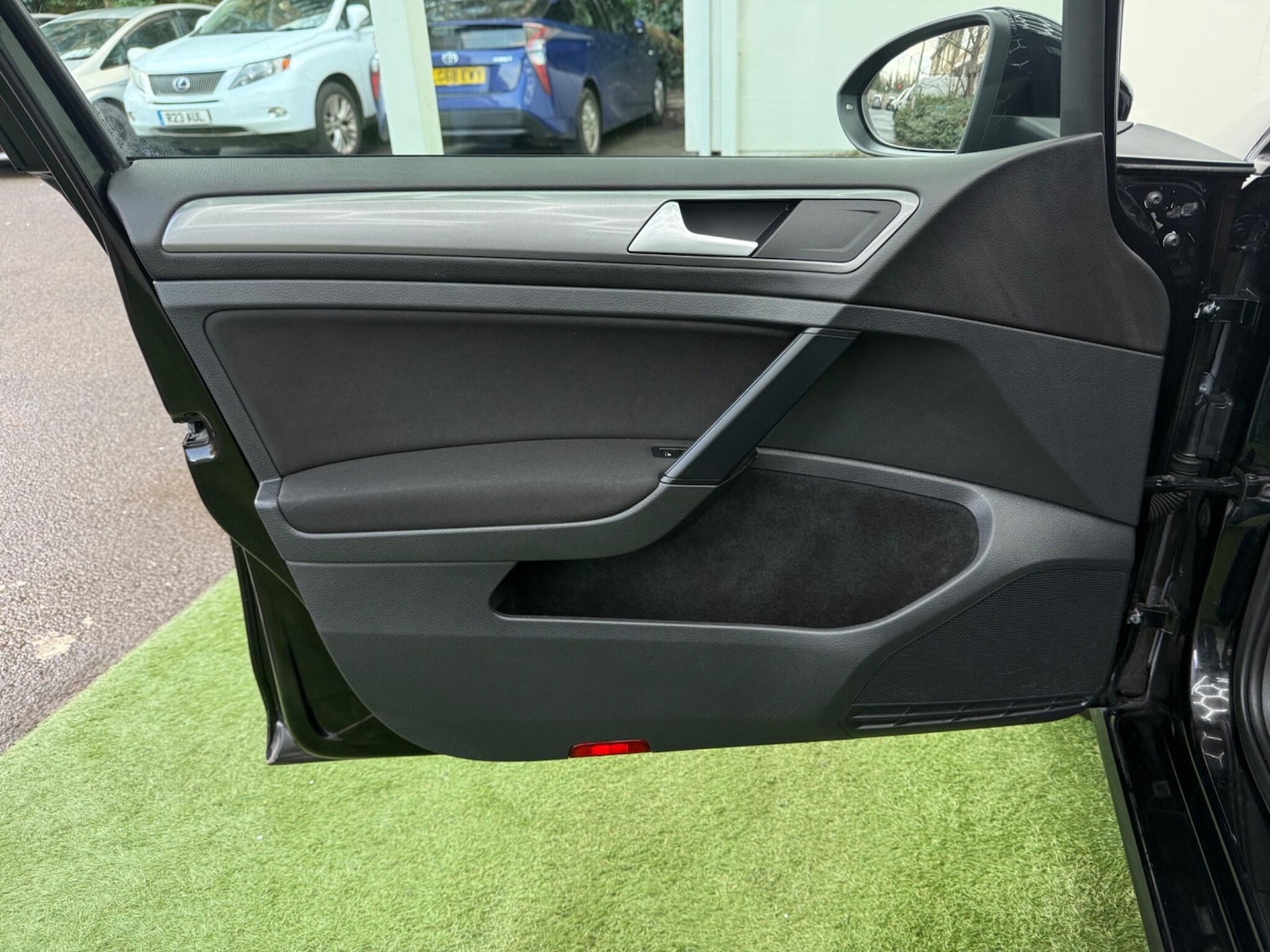 Used Volkswagen Golf 2014 for sale - 77305355: Photo 27