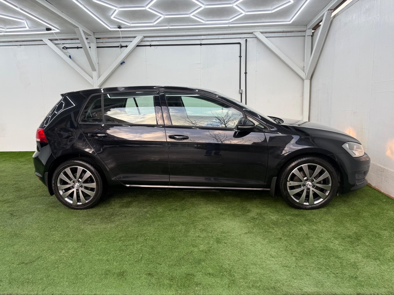 Used Volkswagen Golf 2014 for sale - 77305355: Photo 5