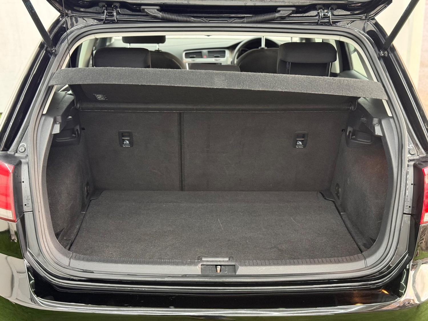 Used Volkswagen Golf 2014 for sale - 77305355: Photo 8