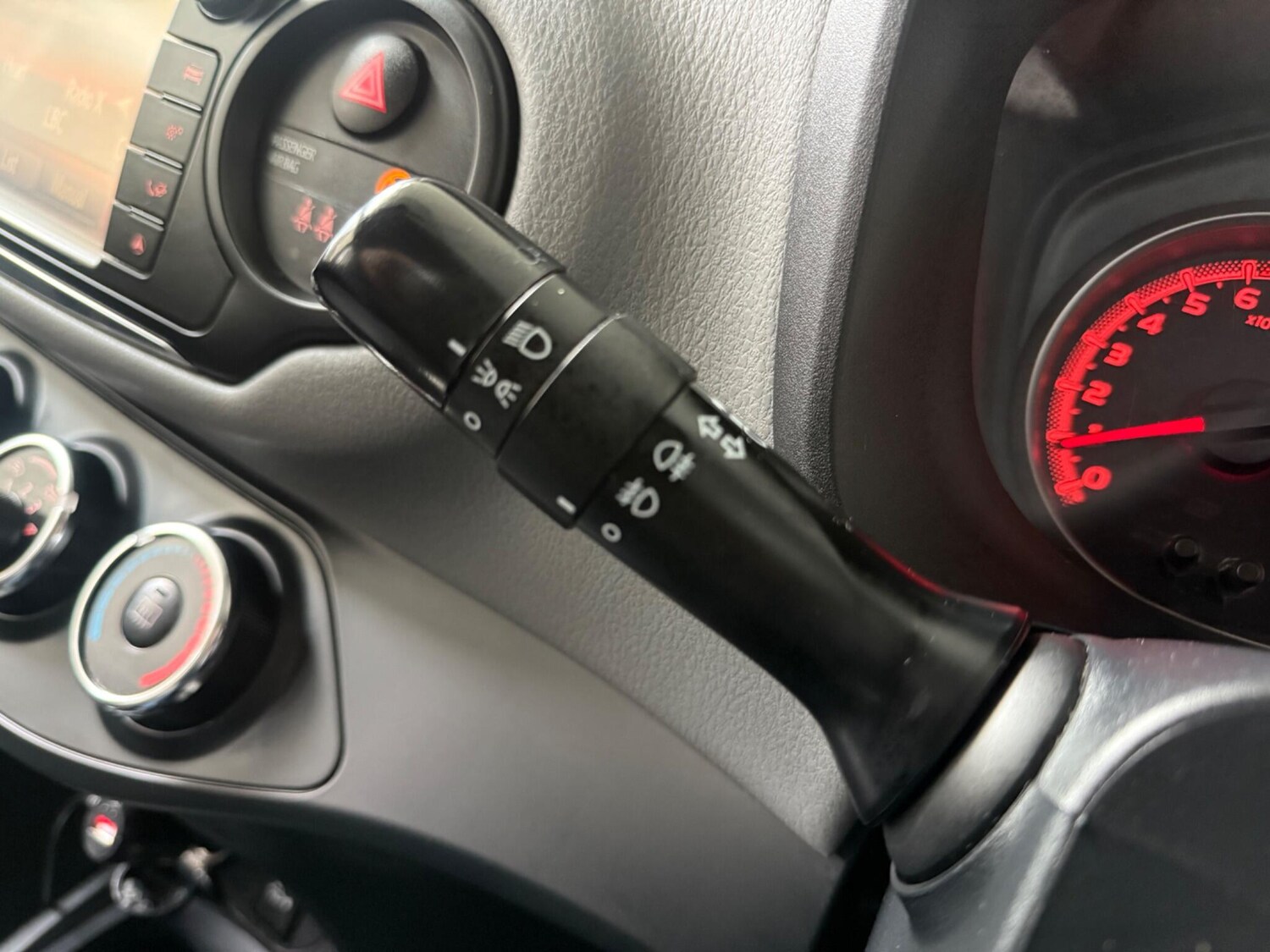 Used Toyota Yaris 2015 for sale - 76866203: Photo 35