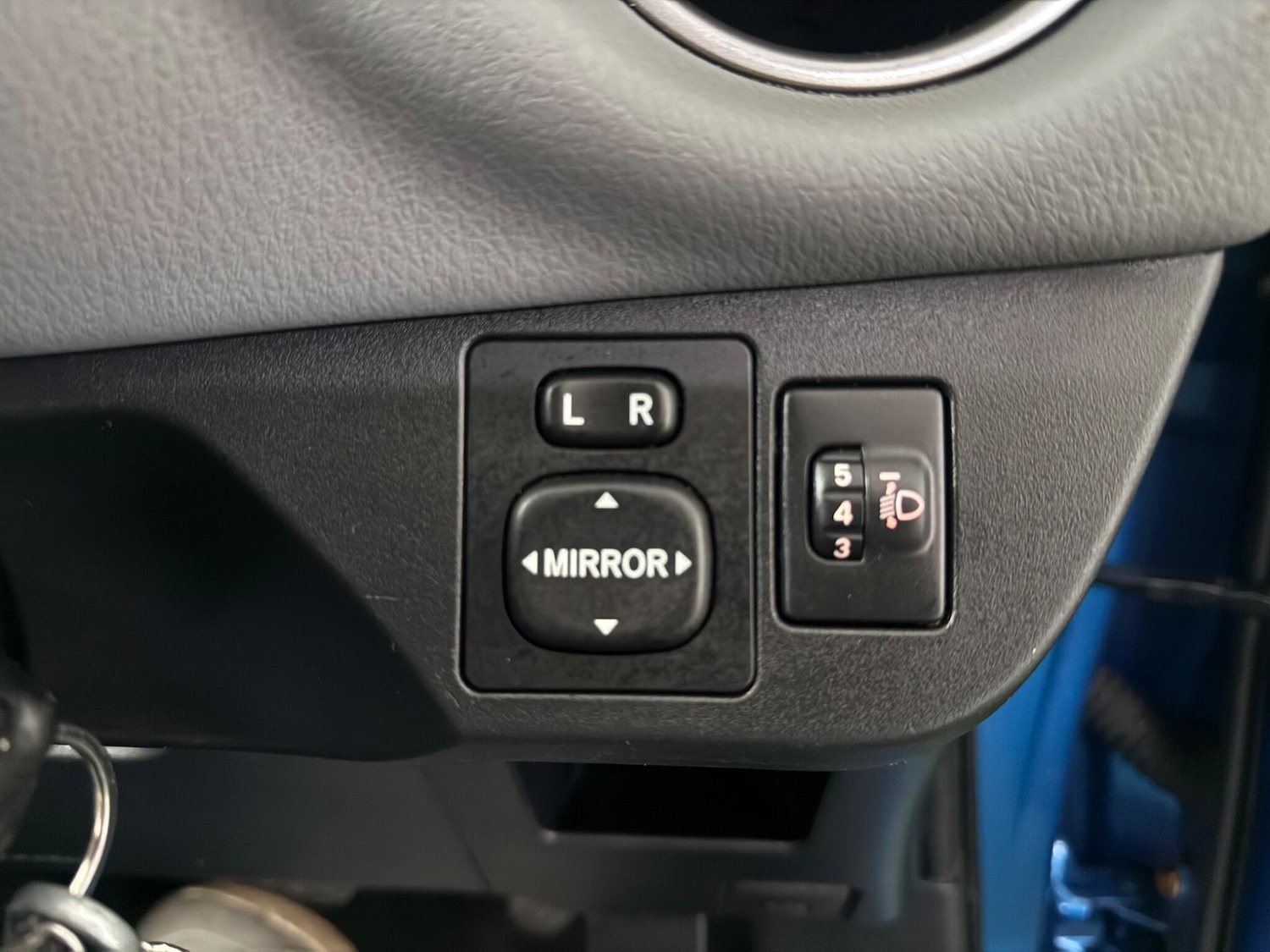 Used Toyota Yaris 2015 for sale - 76866203: Photo 41