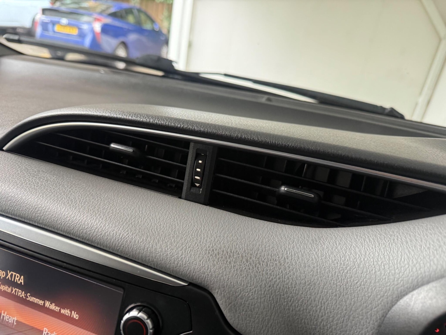 Used Toyota Yaris 2015 for sale - 76866203: Photo 42