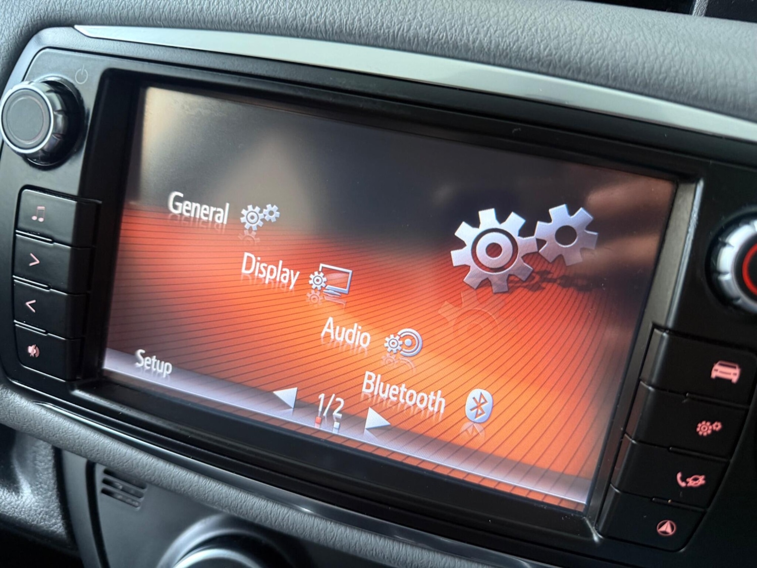 Used Toyota Yaris 2015 for sale - 76866203: Photo 46