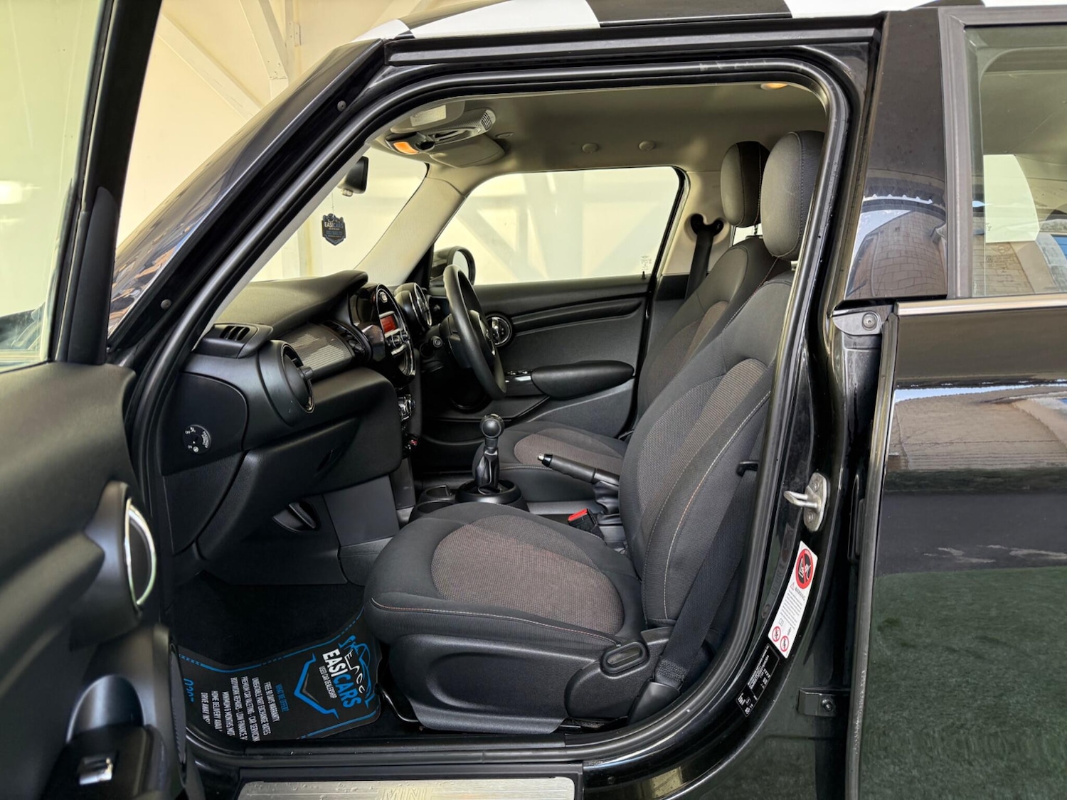 Used MINI Hatch 2015 for sale - 76839564: Photo 24