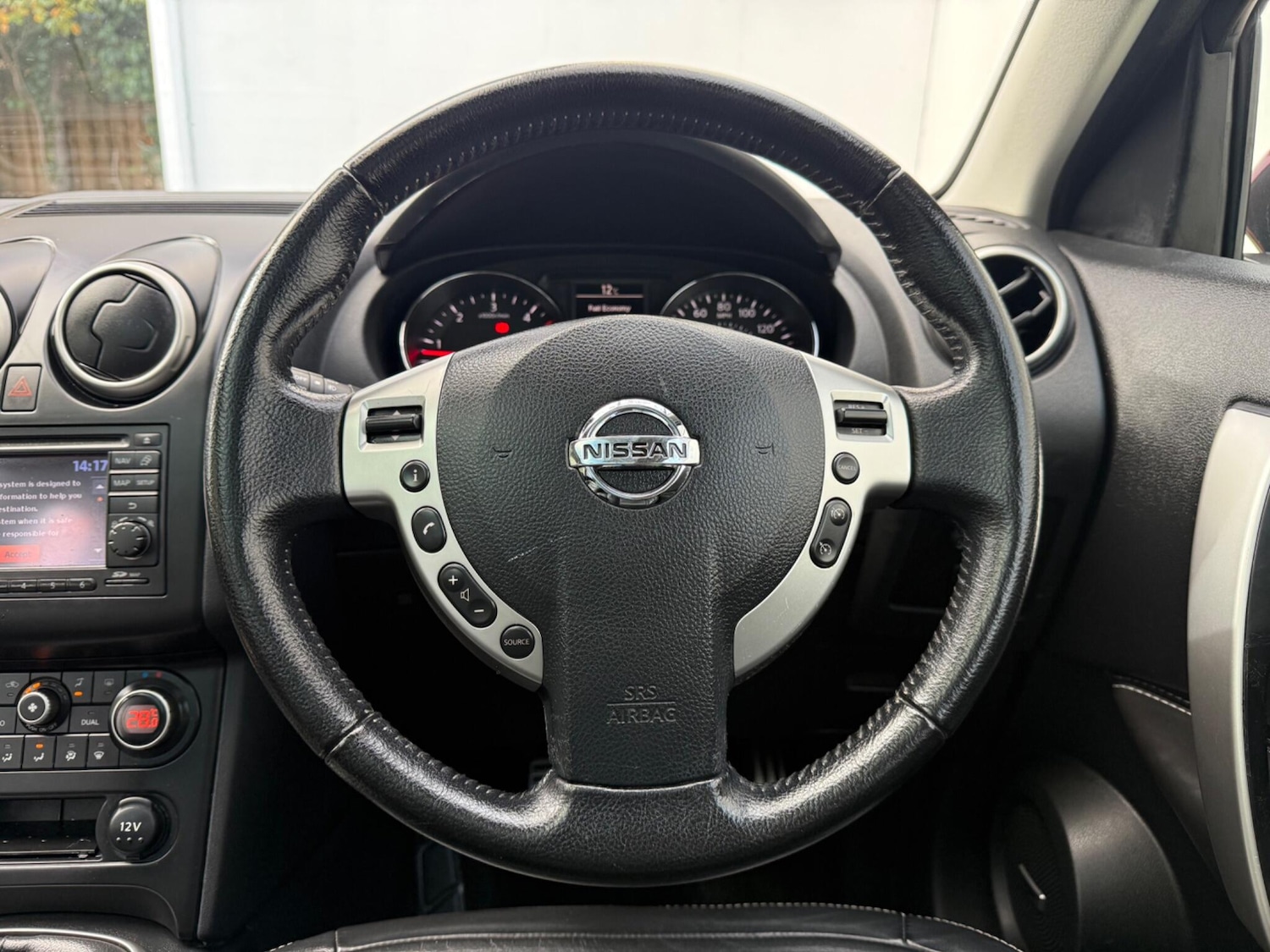 Used Nissan Qashqai 2011 for sale - 76398022: Photo 32