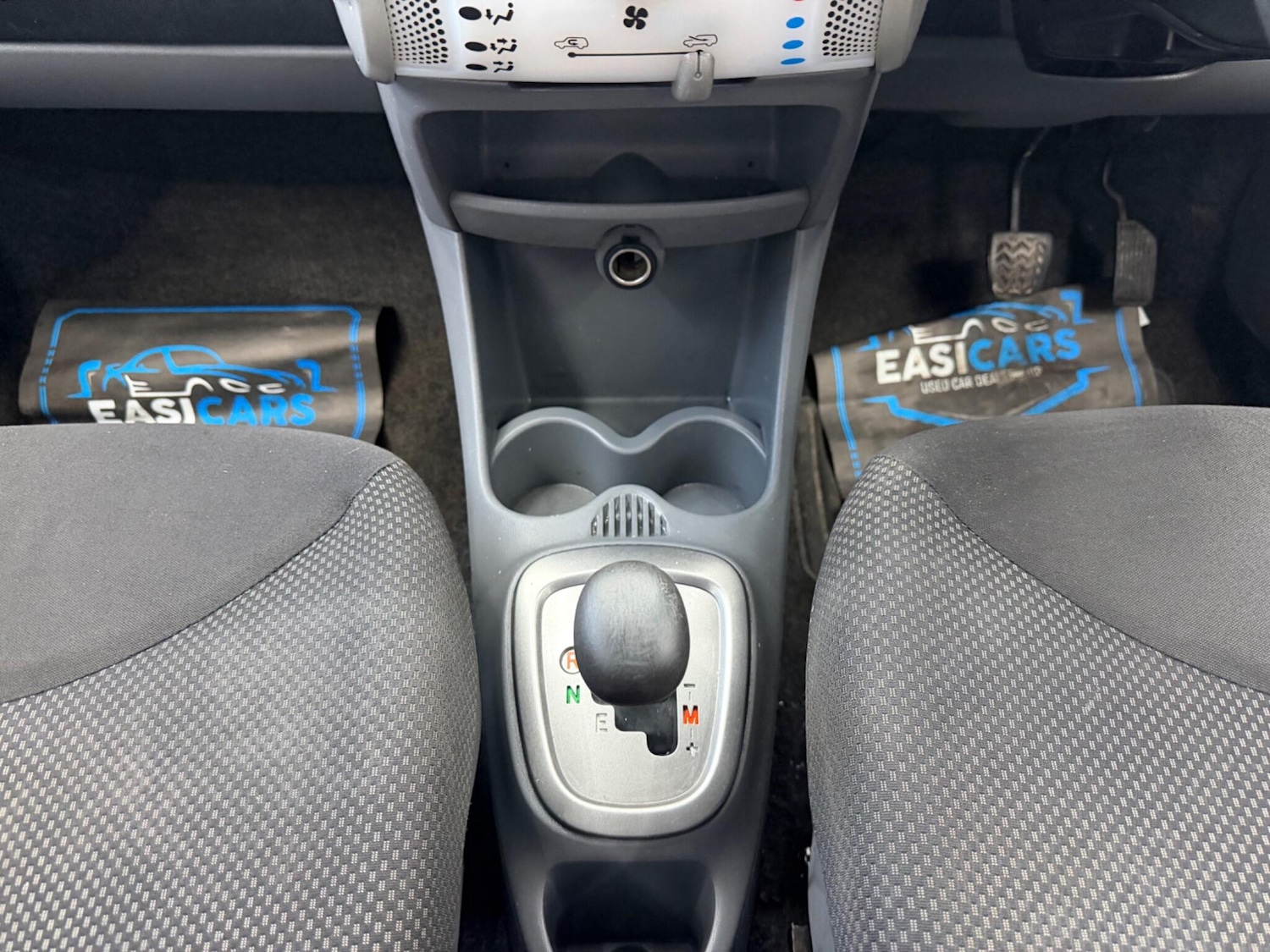 Used Toyota AYGO 2009 for sale - 77892859: Photo 29