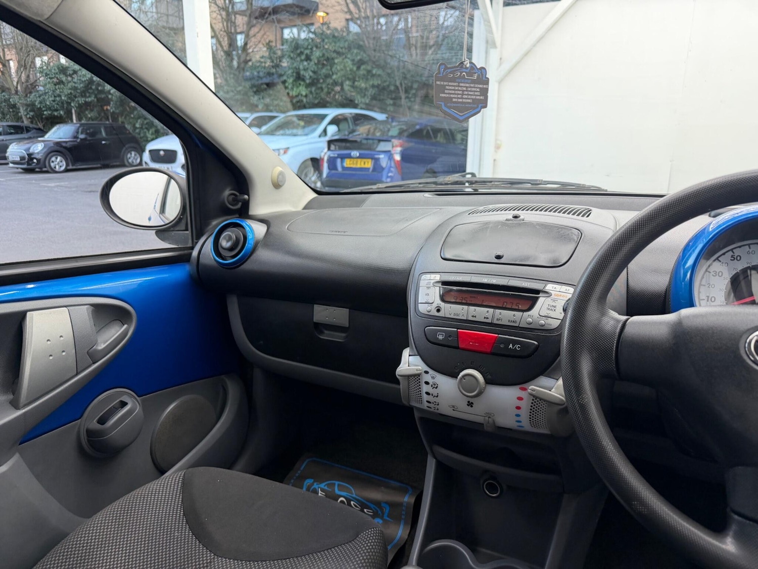 Used Toyota AYGO 2009 for sale - 77892859: Photo 44