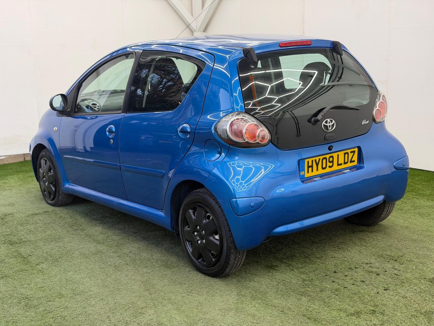 Used Toyota AYGO 2009 for sale - 77892859: Photo 9