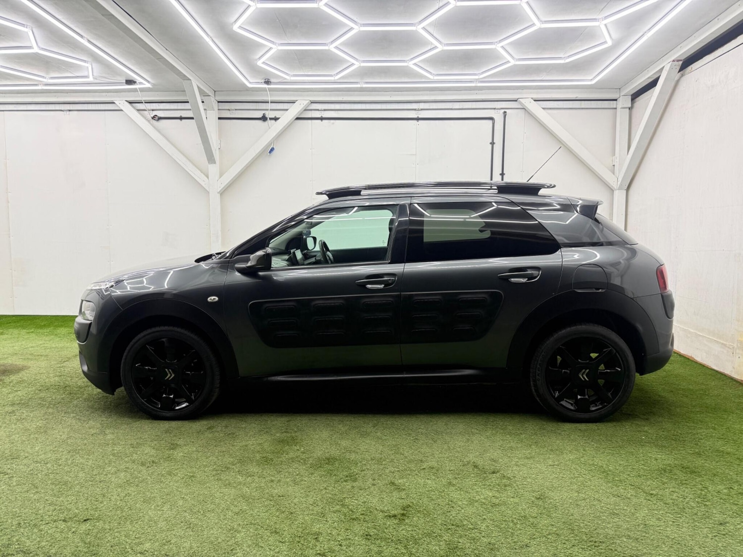 Used Citroen C4 Cactus for sale - 77909536: Photo 10