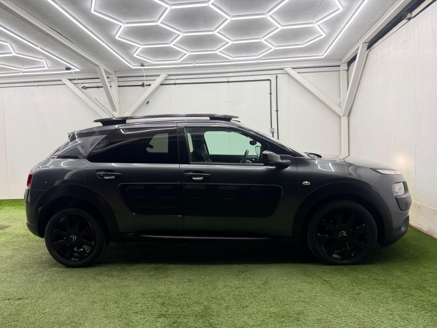 Used Citroen C4 Cactus for sale - 77909536: Photo 5