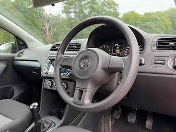 Used Volkswagen Polo 2011 for sale - 78910740: Photo