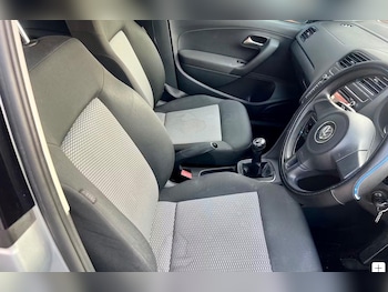 Used Volkswagen Polo 2010 for sale - 79259749: Photo
