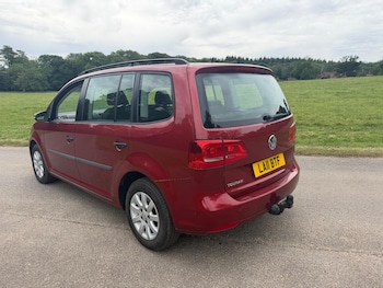 Used Volkswagen Touran 2011 for sale - 78910921: Photo