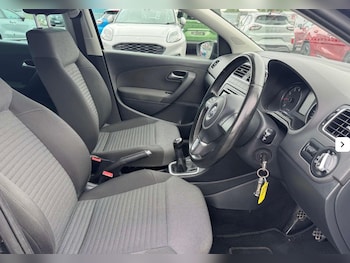 Used Volkswagen Polo 2011 for sale - 79092735: Photo