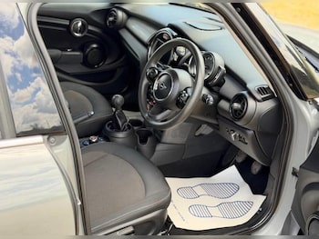 Used MINI Hatch 2019 for sale - 79255778: Photo