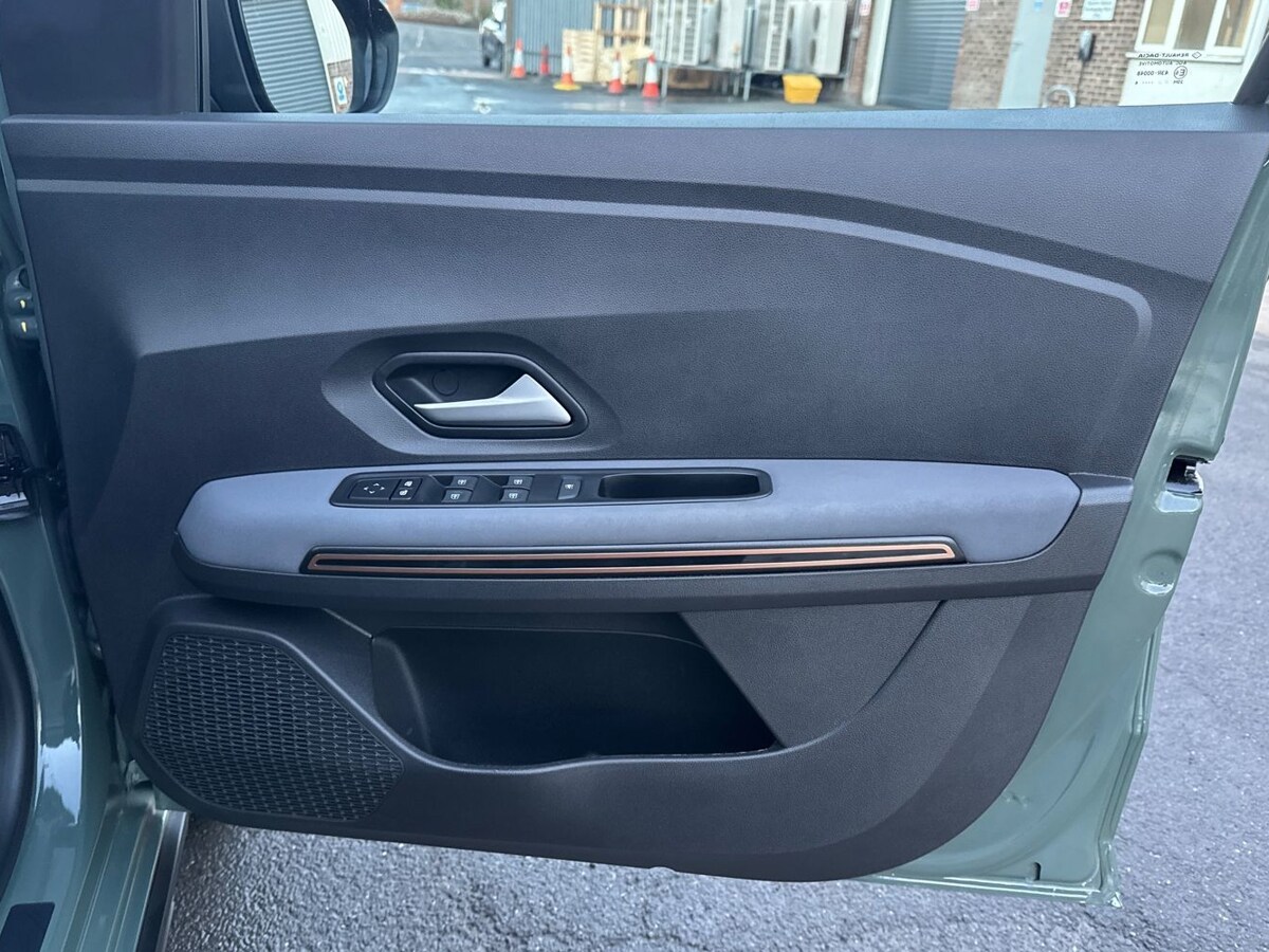 Used Dacia Sandero Stepway 2024 for sale - 76799026: Photo 24