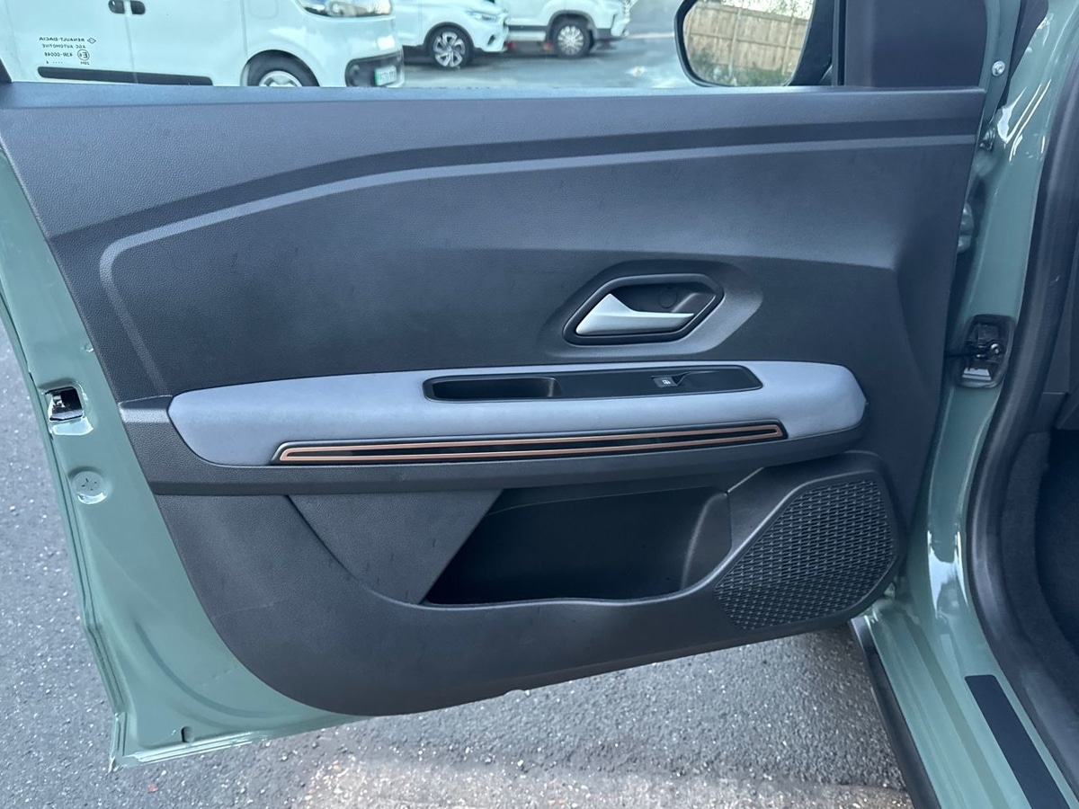 Used Dacia Sandero Stepway 2024 for sale - 76799026: Photo 27