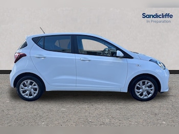 Used Hyundai i10 2018 for sale - 78056868: Photo