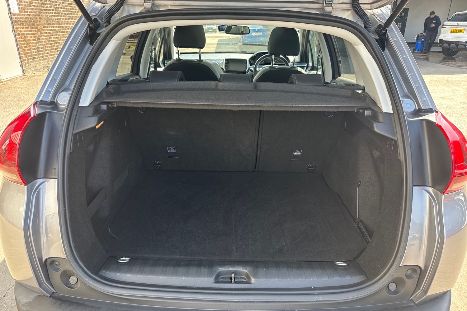 Used Peugeot 2008 2019 for sale - 78197905: Photo 10