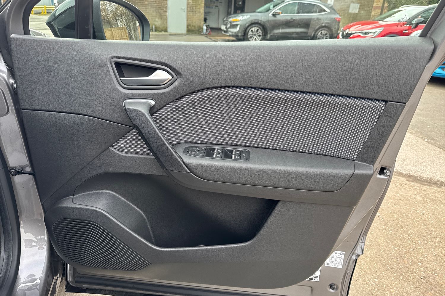 Used Renault Captur 2025 for sale - 77716001: Photo 30