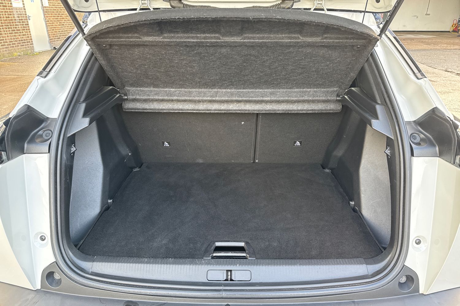 Used Peugeot 2008 2020 for sale - 76627489: Photo 15