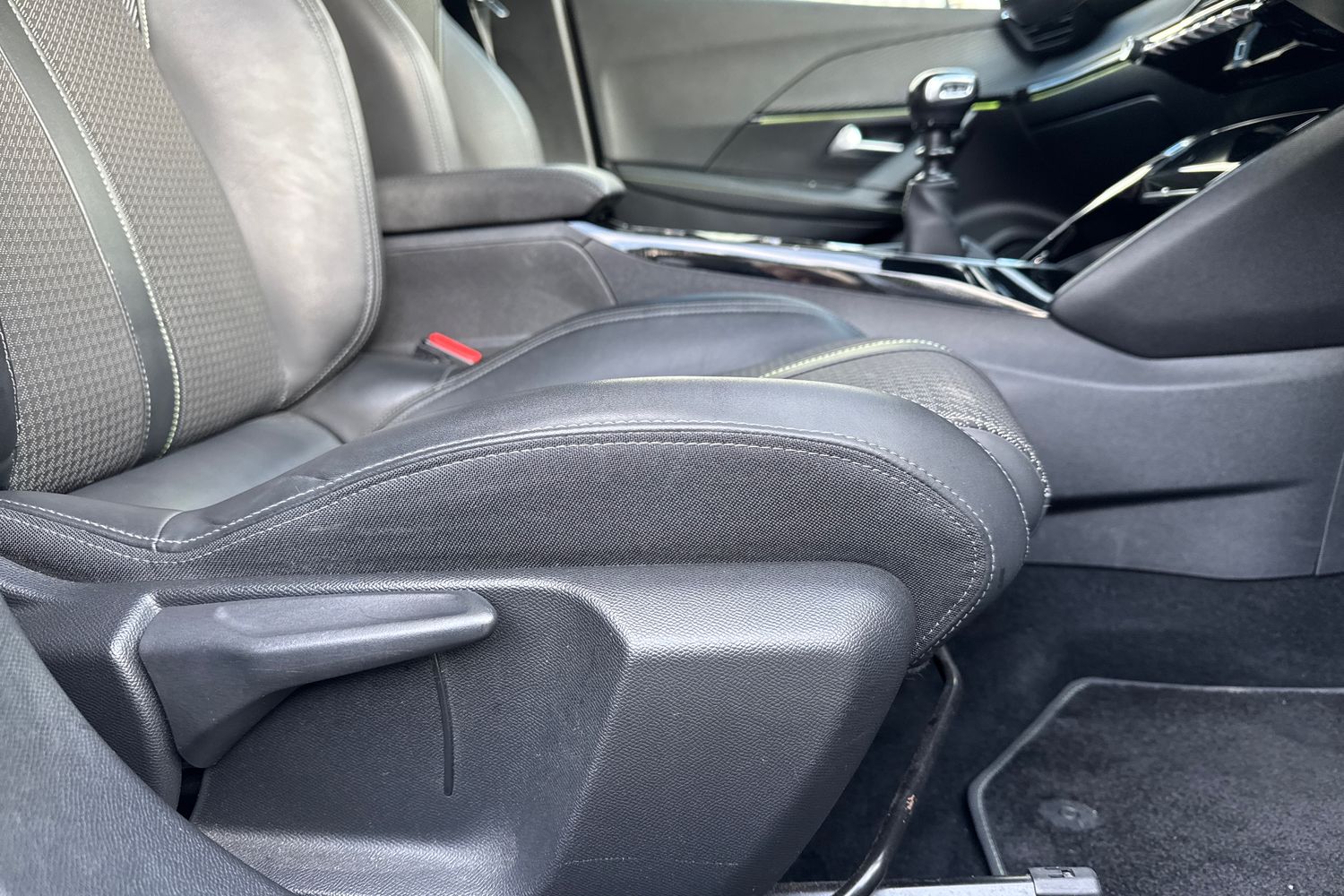 Used Peugeot 2008 2020 for sale - 76627489: Photo 37