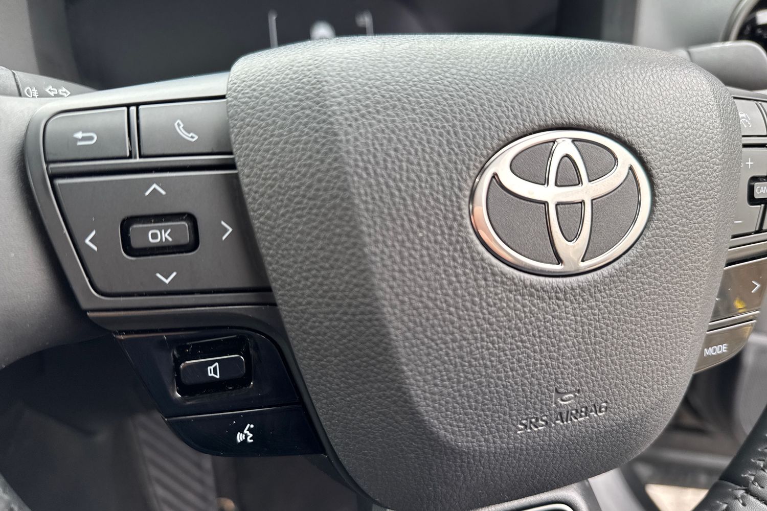 Used Toyota C-HR 2024 for sale - 76187304: Photo 30