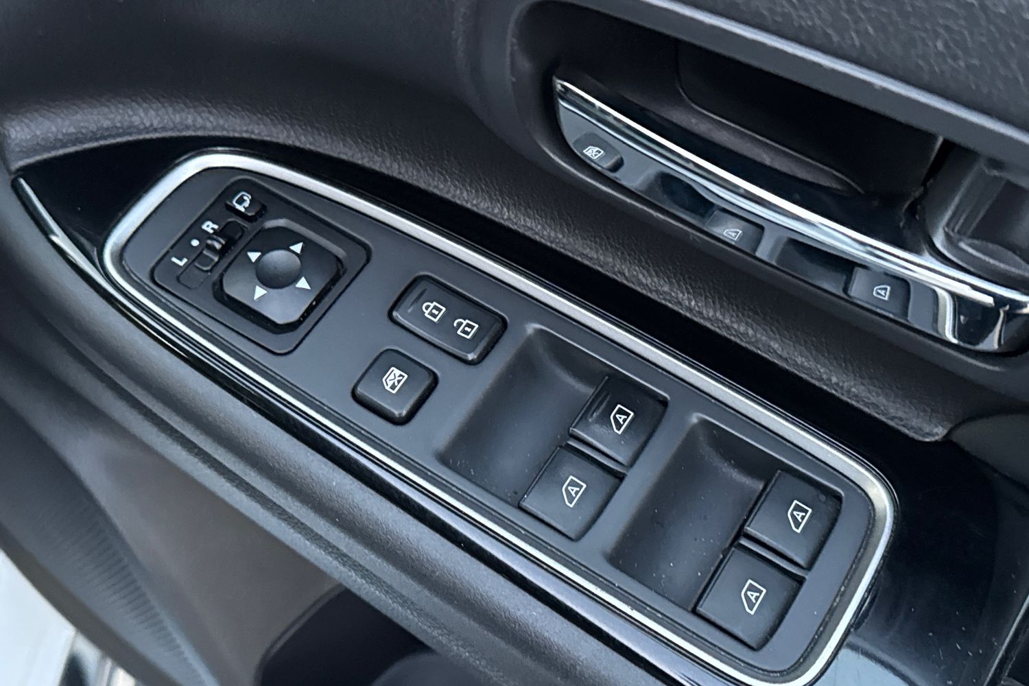 Used Mitsubishi Outlander 2018 for sale - 77107512: Photo 23