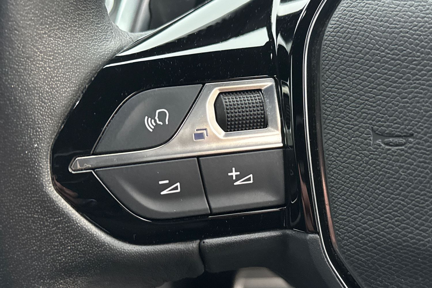 Used Peugeot 2008 2023 for sale - 77409471: Photo 34