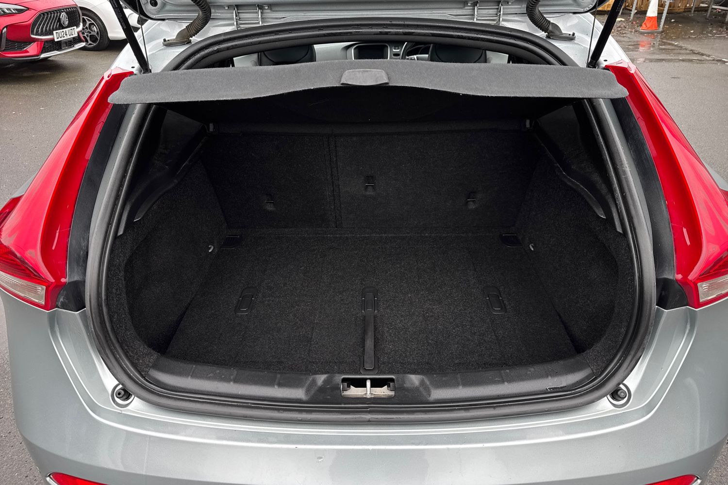 Used Volvo V40 2018 for sale - 77438047: Photo 18