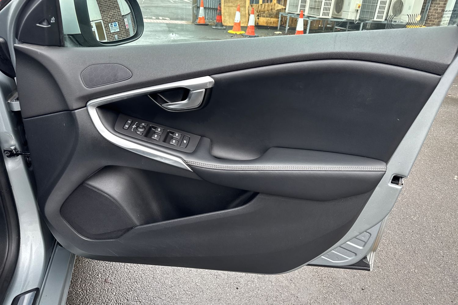 Used Volvo V40 2018 for sale - 77438047: Photo 28
