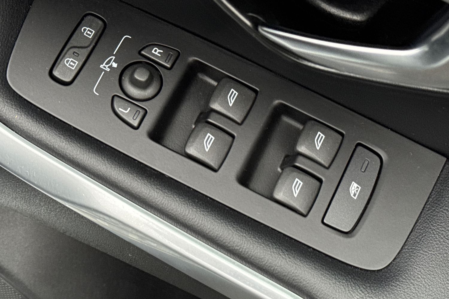 Used Volvo V40 2018 for sale - 77438047: Photo 29