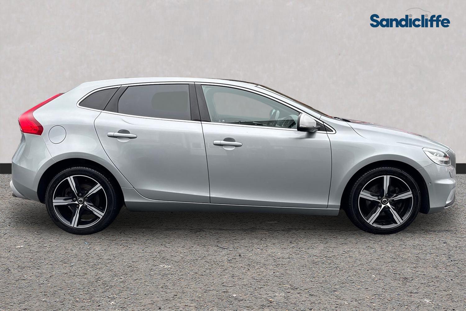 Used Volvo V40 2018 for sale - 77438047: Photo 3