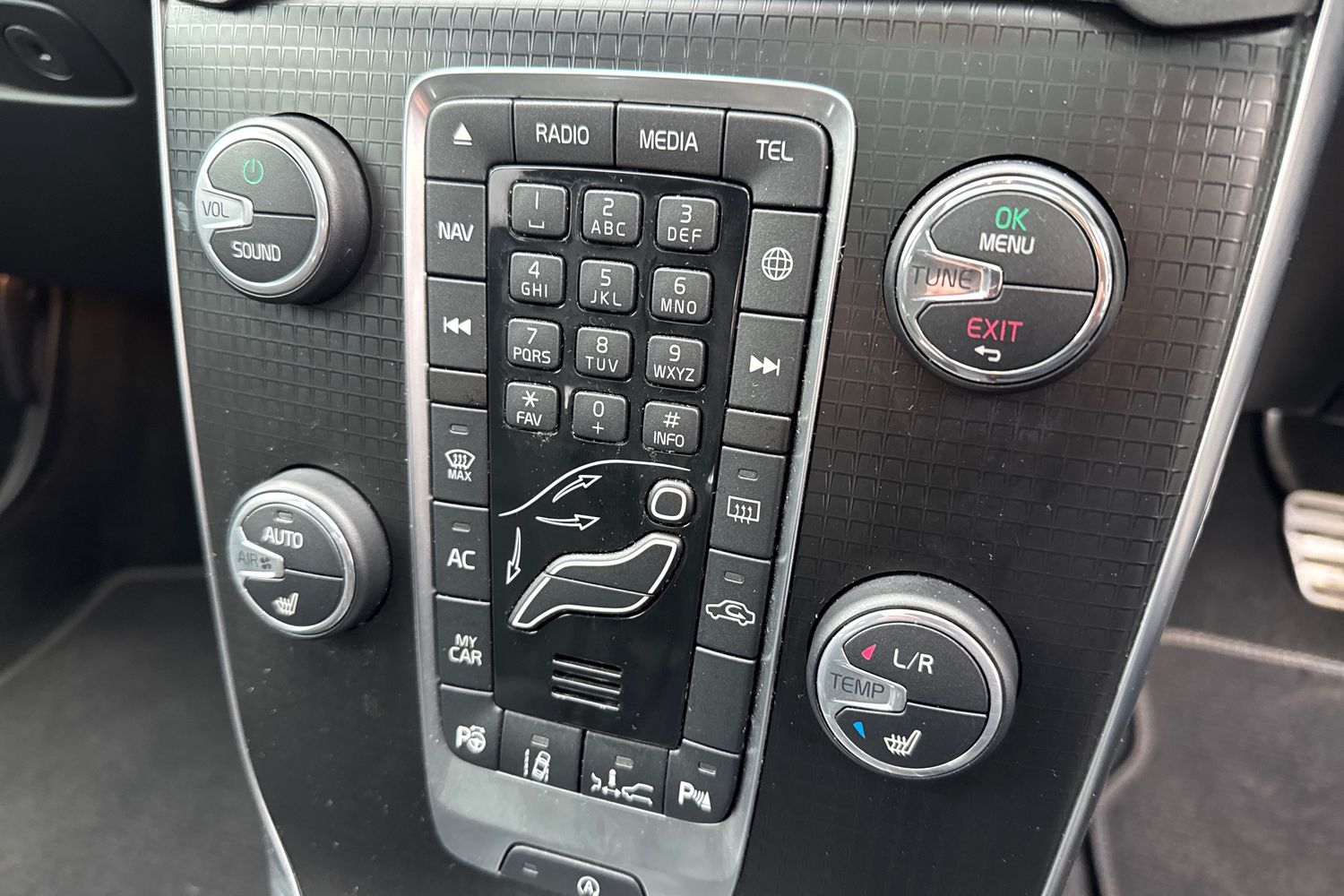 Used Volvo V40 2018 for sale - 77438047: Photo 37