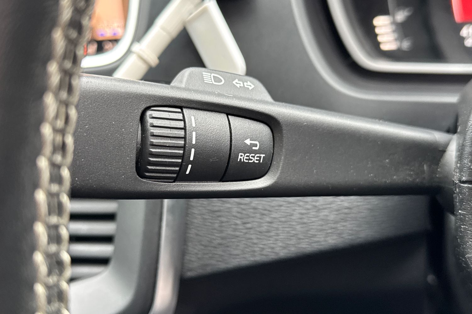 Used Volvo V40 2018 for sale - 77438047: Photo 39