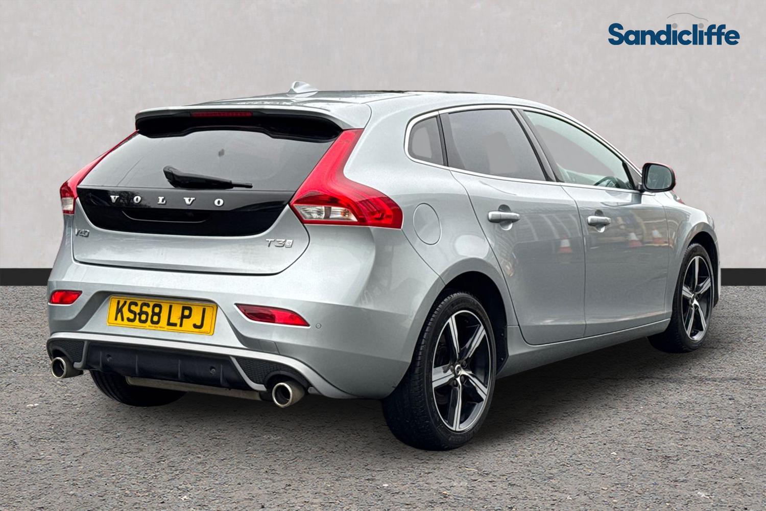 Used Volvo V40 2018 for sale - 77438047: Photo 4