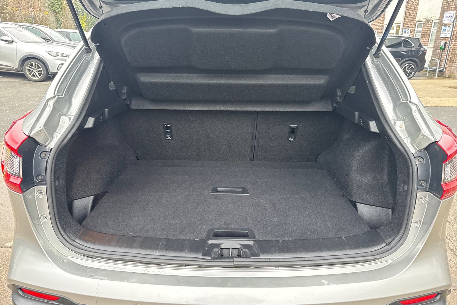 Used Nissan Qashqai 2017 for sale - 77328996: Photo 15