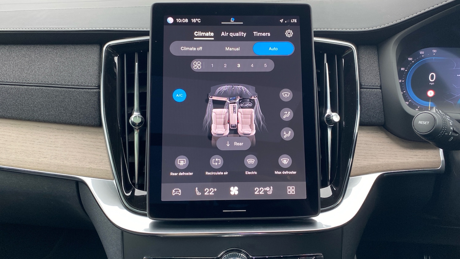 Used Volvo XC90 2025 for sale - 76653271: Photo 35