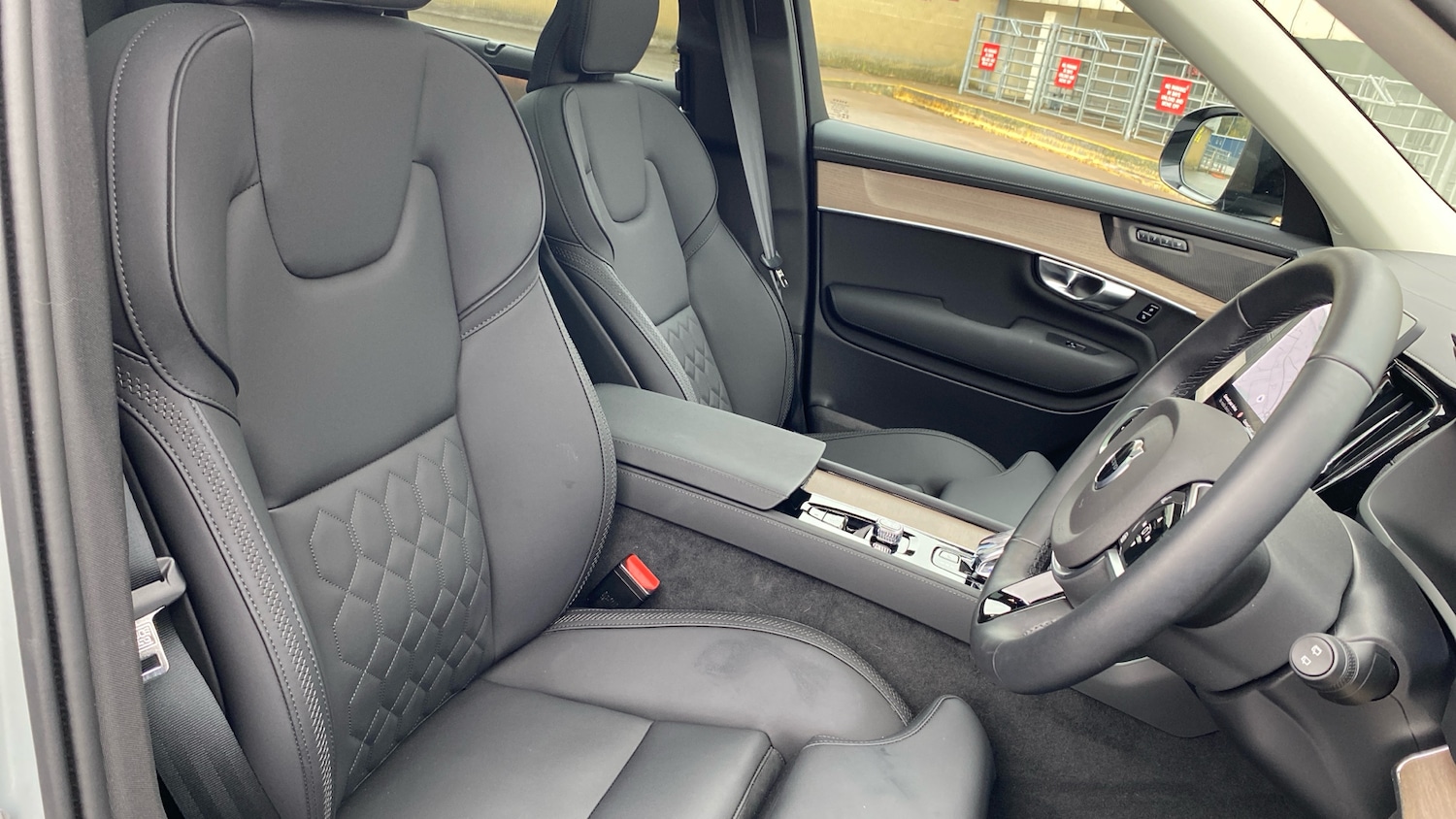 Used Volvo XC90 2025 for sale - 76653271: Photo 9