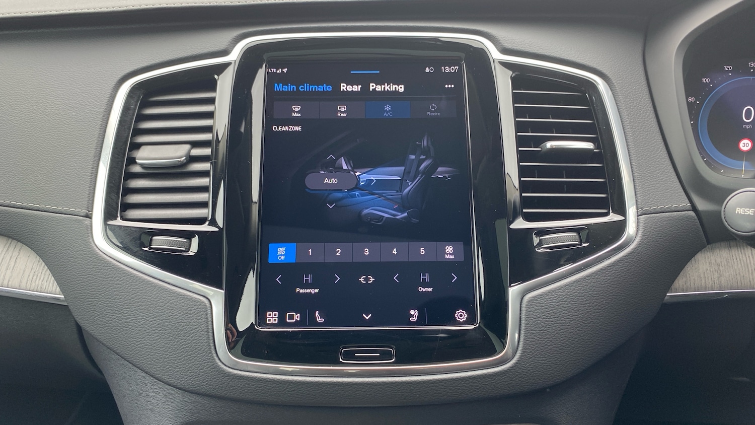 Used Volvo XC90 2023 for sale - 78040170: Photo 17