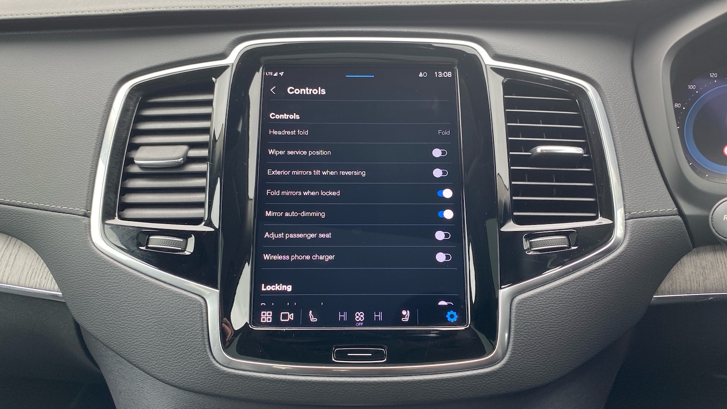 Used Volvo XC90 2023 for sale - 78040170: Photo 23