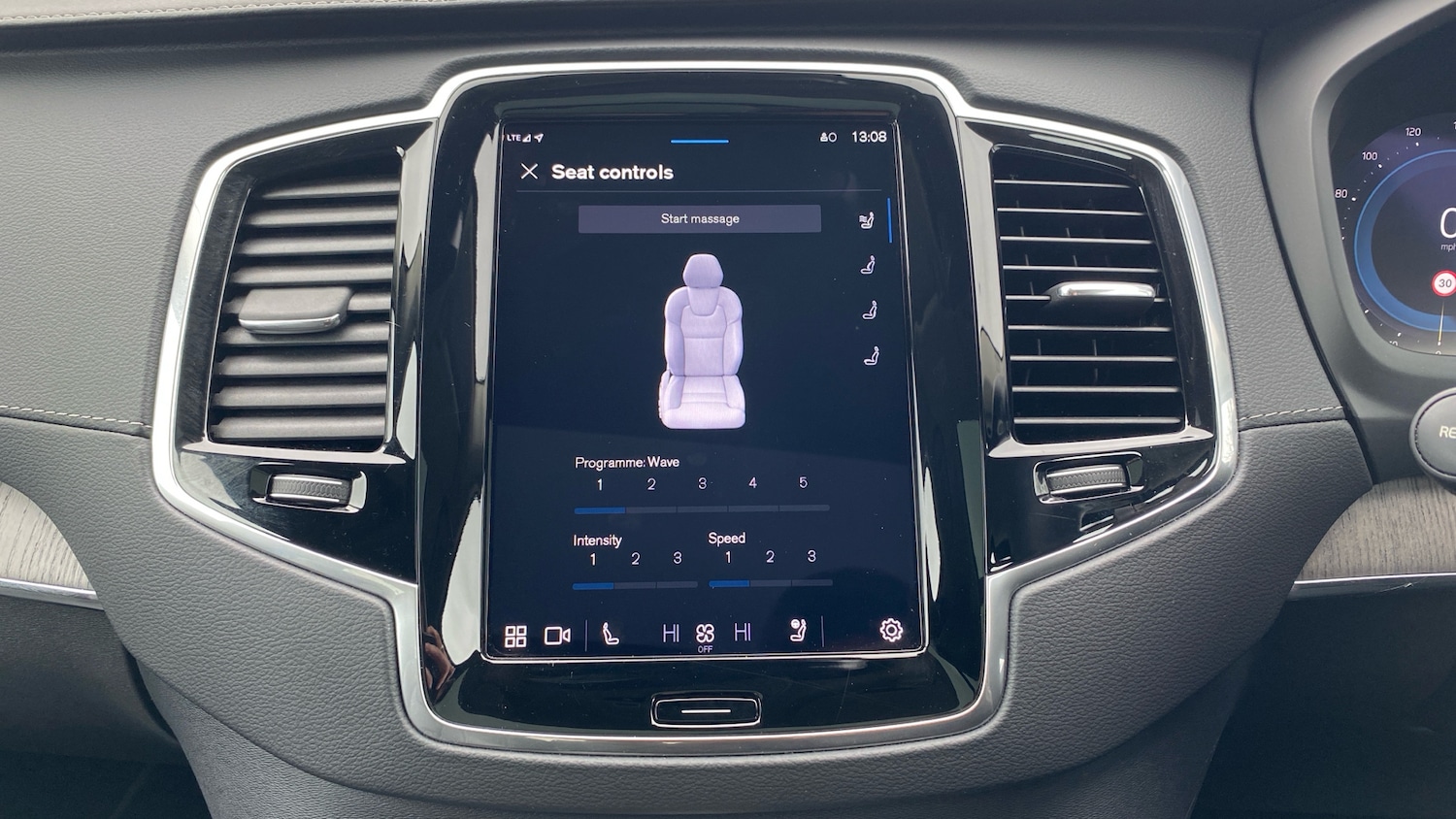 Used Volvo XC90 2023 for sale - 78040170: Photo 25