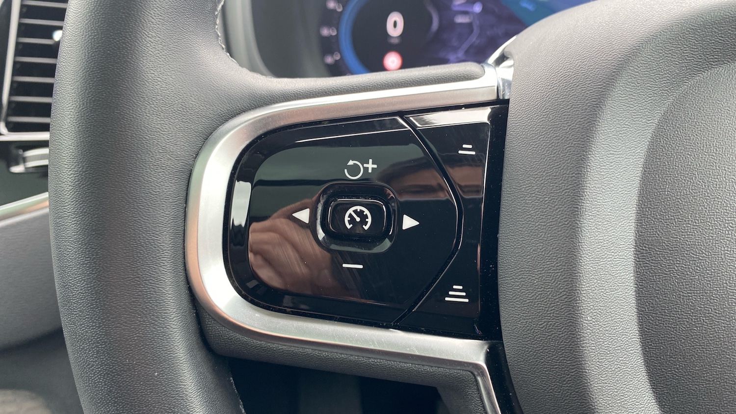 Used Volvo XC90 2023 for sale - 78040170: Photo 29